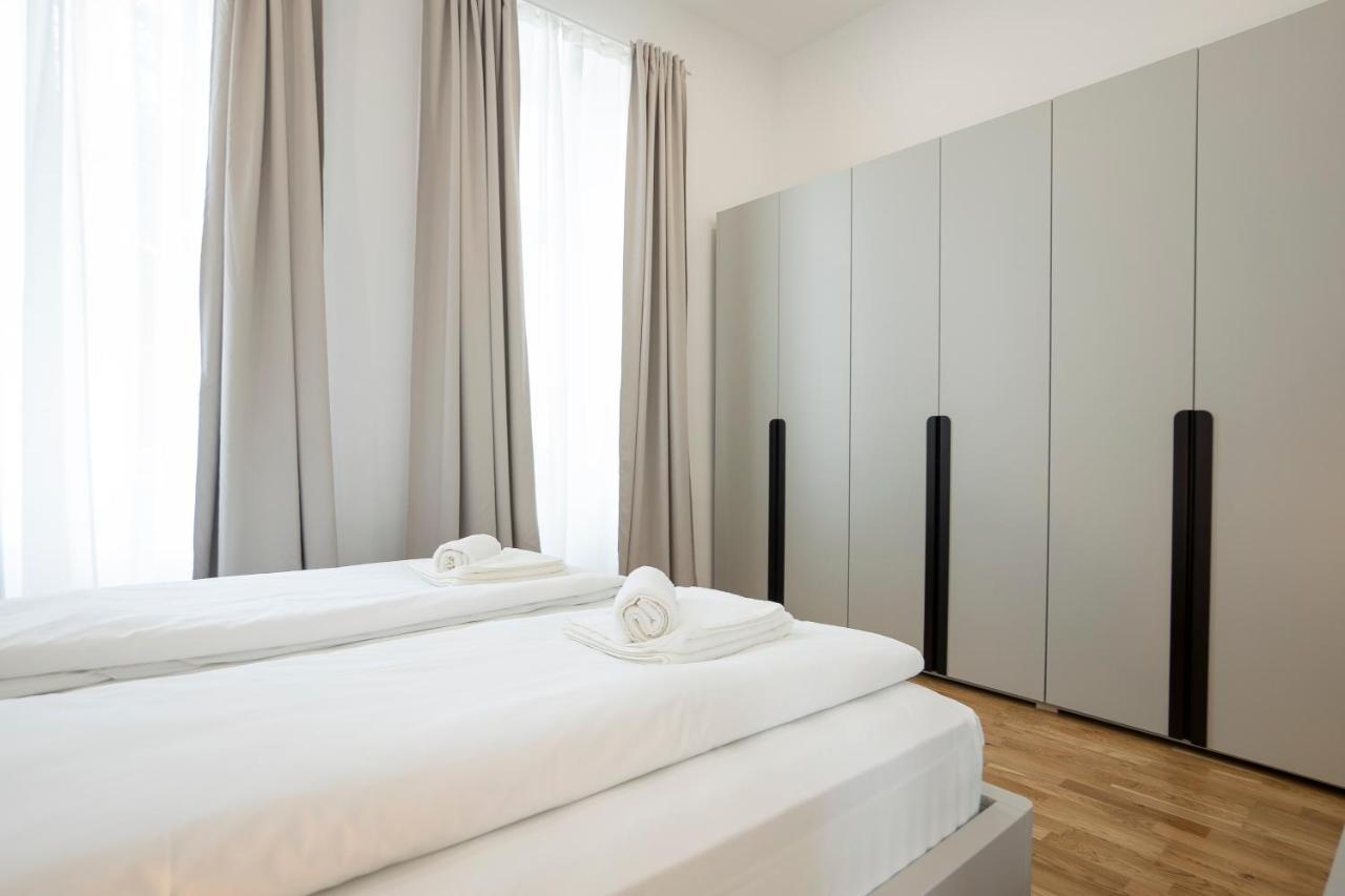 Fully Equipped, Renovated, Perfectly Located Flat Apartment *